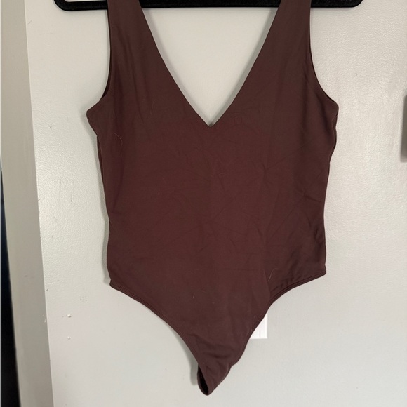 Ariztia Babaton V-Neck Contour Body Suit - Picture 3 of 4